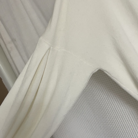 Express white sweater - Picture 3 of 7